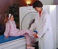Billede af en patient i en scanner